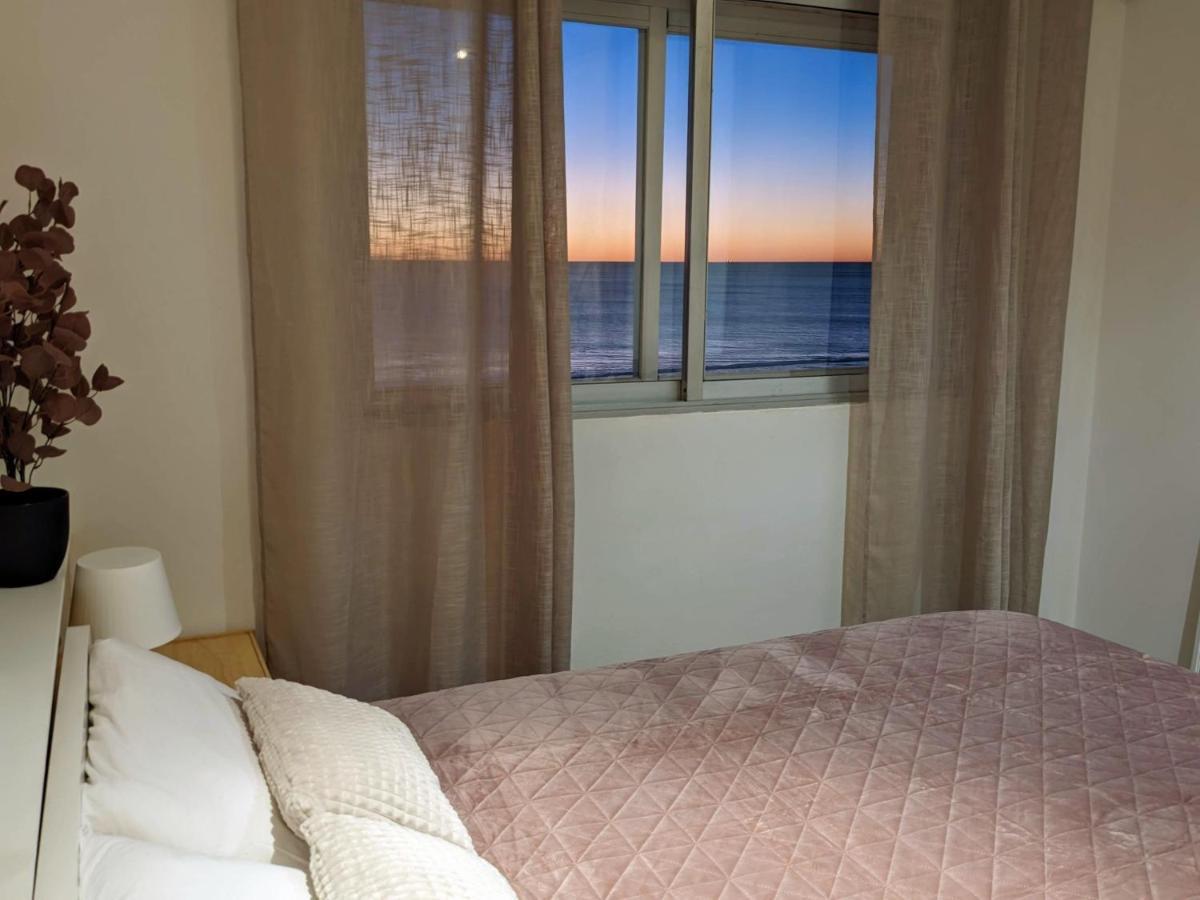 Apartamento En La Playa Con Garaje Cádiz Exterior foto